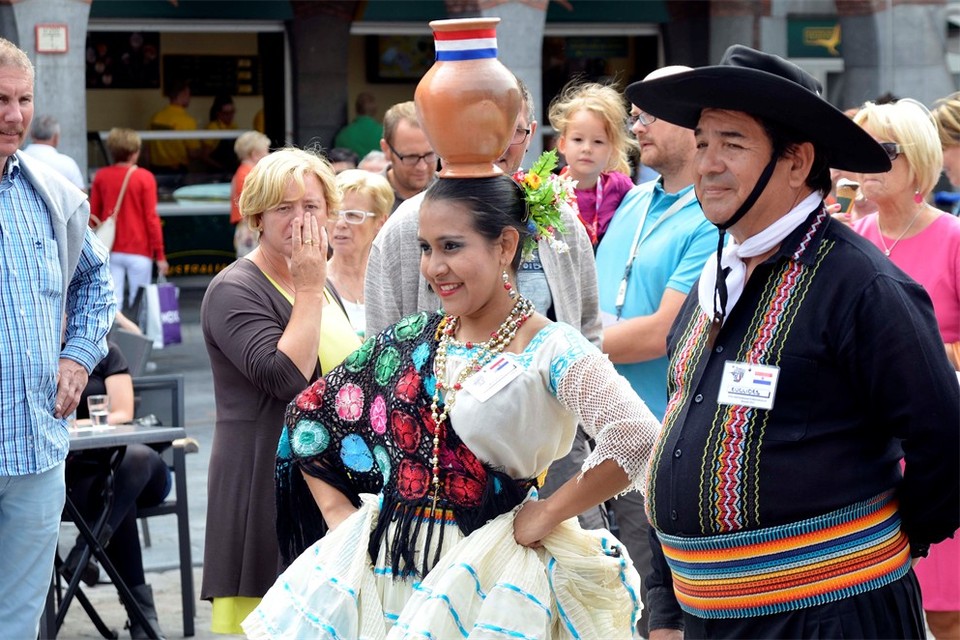 Hasselt maakt kennis met internationale folklore
