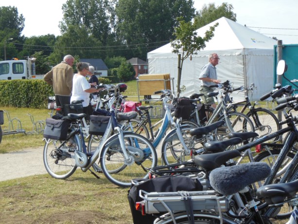 Neos-Kuringen op fietstocht