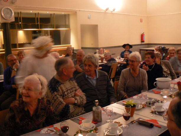 Gezellige sfeer op kerstfeest van Ziekenzorg Kuringen