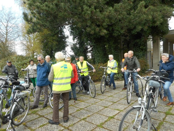 Neos Kuringen op fietstocht