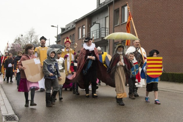 Paardenmarkt in de schaduw van Kasteel Prinsenhof