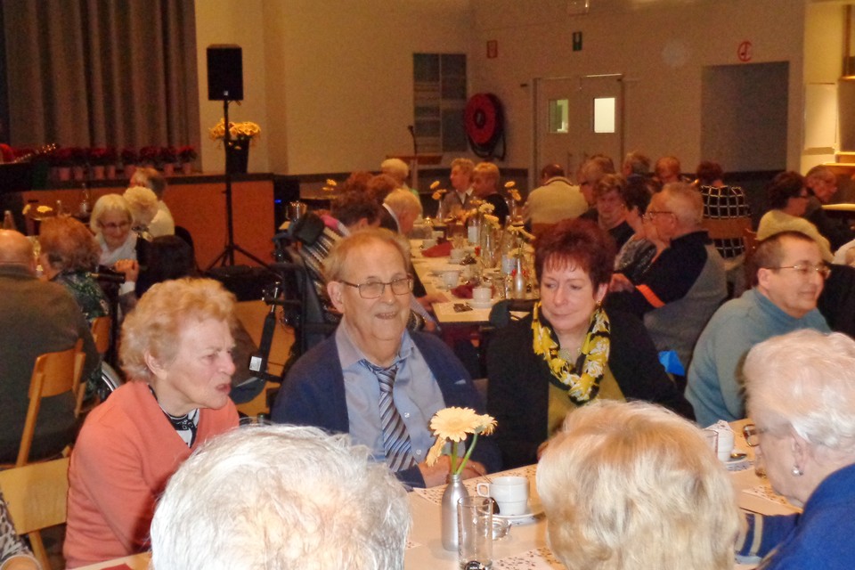 Gezellige sfeer op kerstfeest van Samana Kuringen-centrum