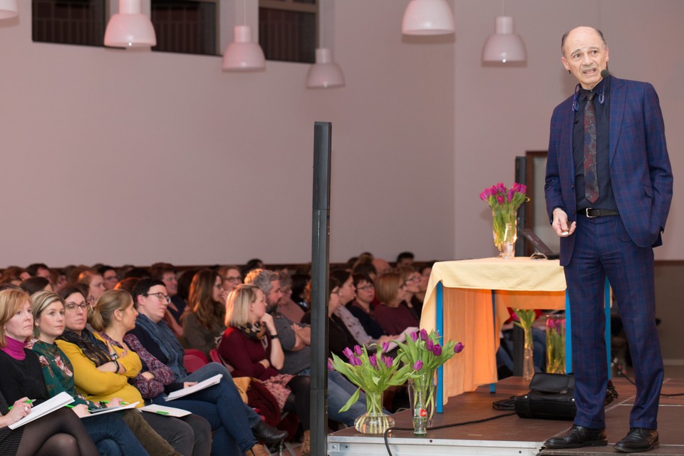 Bekend kinderpsychiater boeit ouders