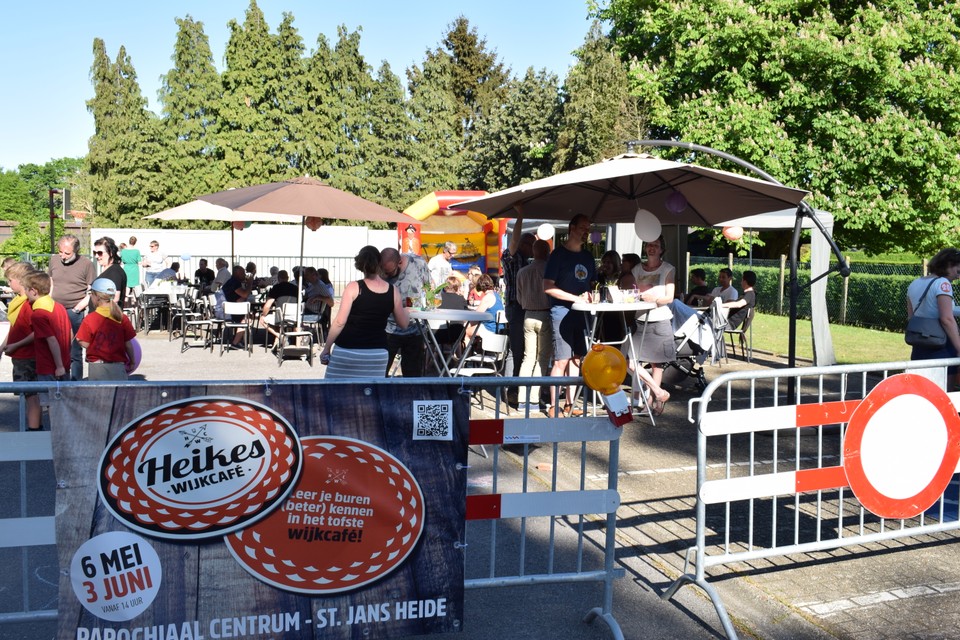 Heikes Wijkcafé brengt 300 buurtbewoners samen