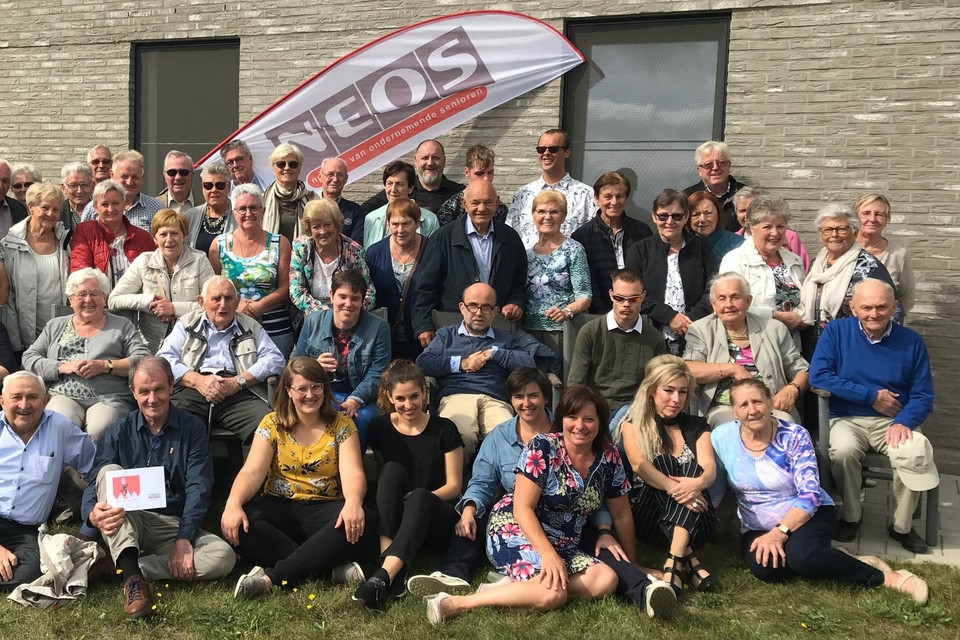 Neos Kuringen schenkt 500 euro aan Gansheide tijdens daguitstap