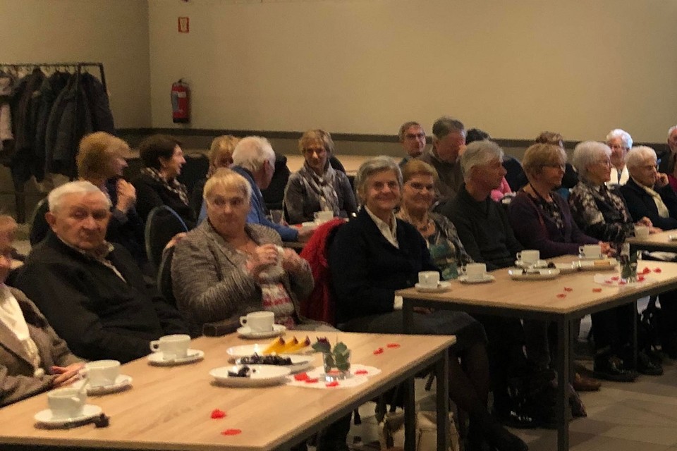 Neos Kuringen laat zich verrassen door een babbelconcert met piano