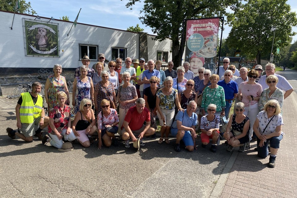 Neos kuringen wandelt