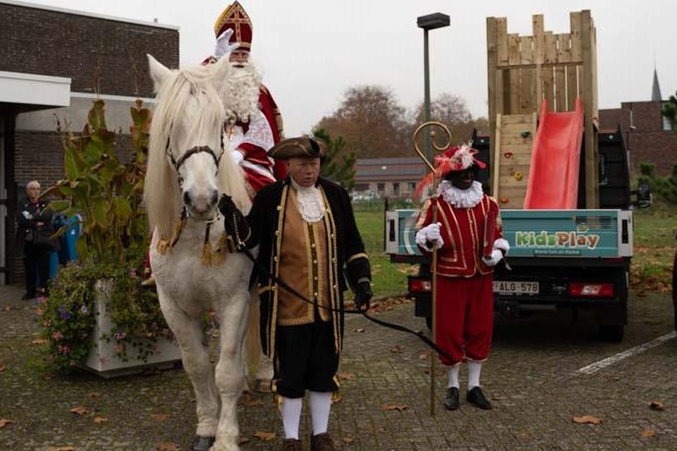 Sint doet intrede in Stokrooie