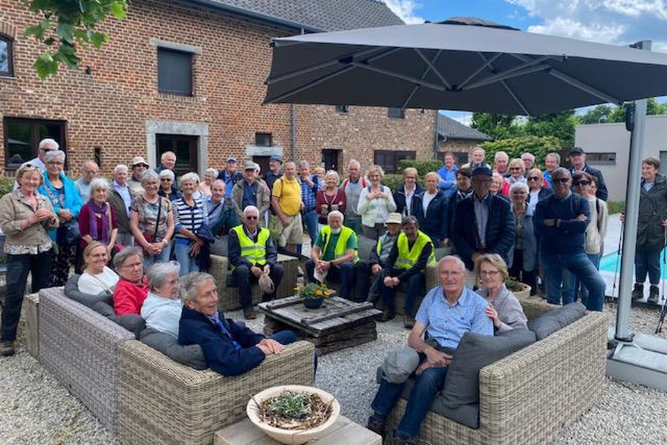 Neos Kuringen geniet van waterkerswandeling in Rutten