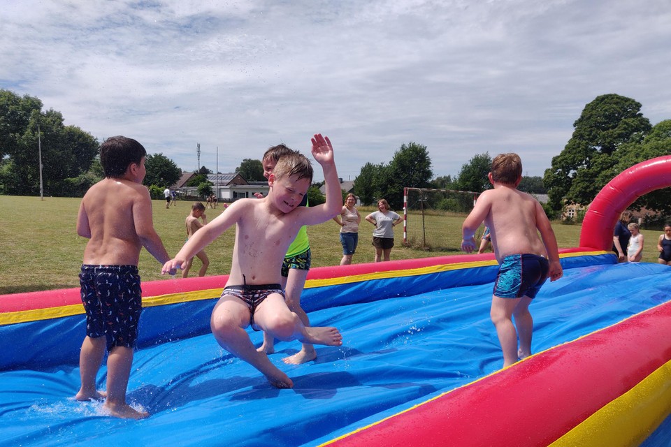 Kinderen met autisme genieten van vakantie in Kuringen