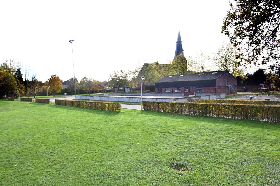 Plannen voor fietspad dwars door terrein paardenmarkt doen Kuringen steigeren: “Niemand wist dit”